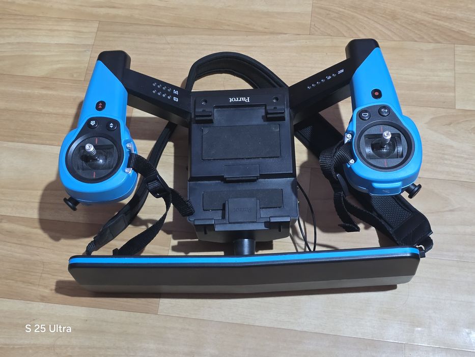 Джойстик за дрон Parrot Skycontroller