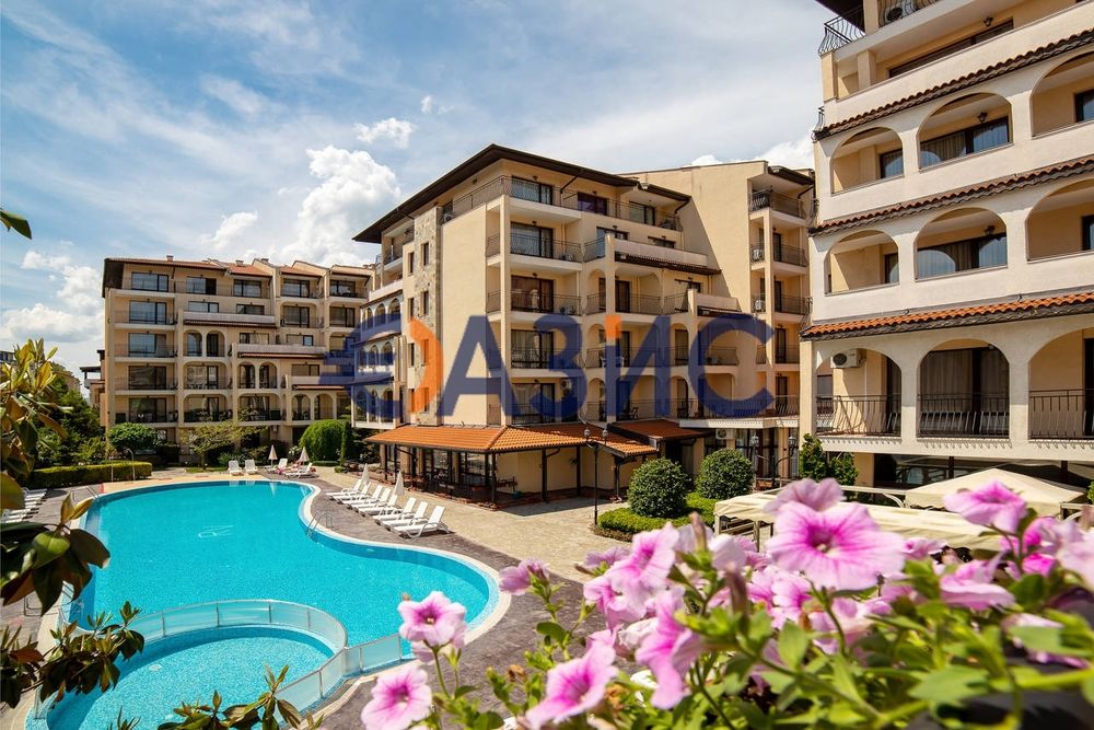 Продава се Двустаен апартамент в к.к. Слънчев бряг - 51 кв.м за 1236 €/кв.м - Снимка #12