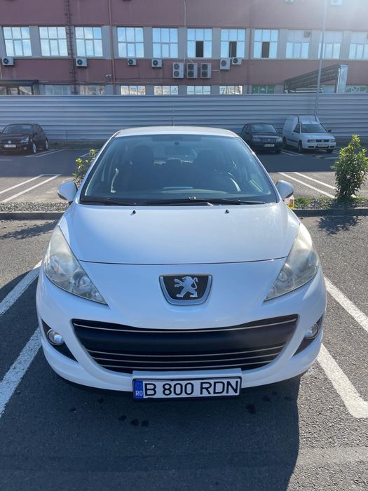 Peugeot 207 2011 diesel, 3.750 € — imagine 1