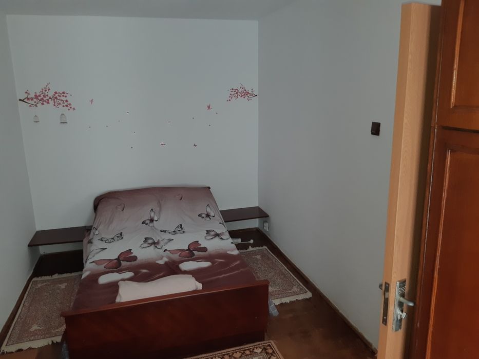 Închiriez apartament
