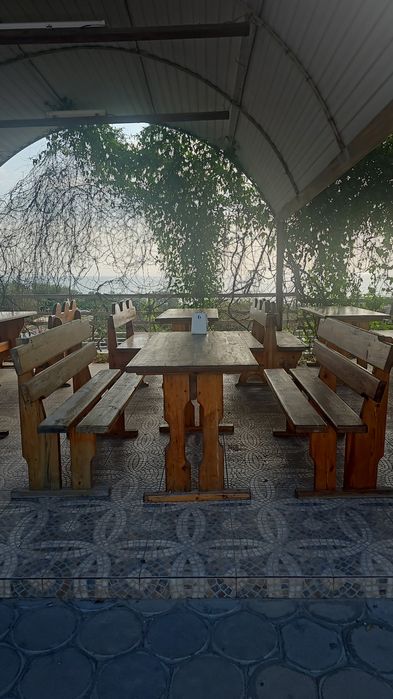 Продаётся мебель для  кафе
