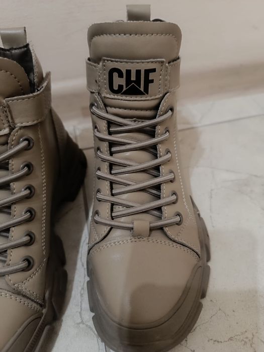 Женская кожаная обувь