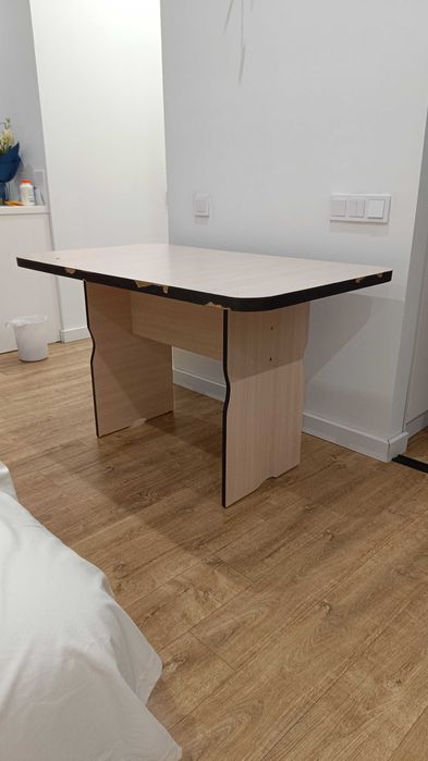 Продам Стол кухонный