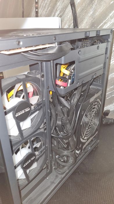 Se Vinde Carcasa + Sursa