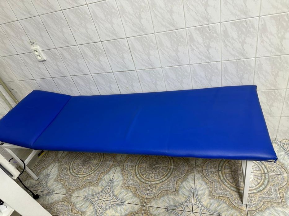 Продам кушетку б/у