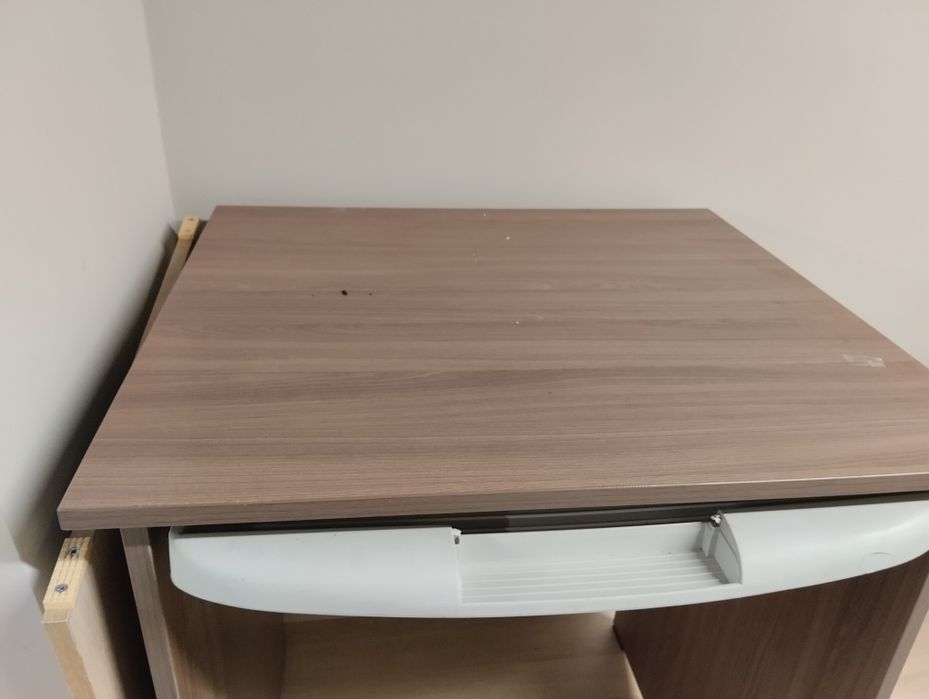 Продам столы офисные