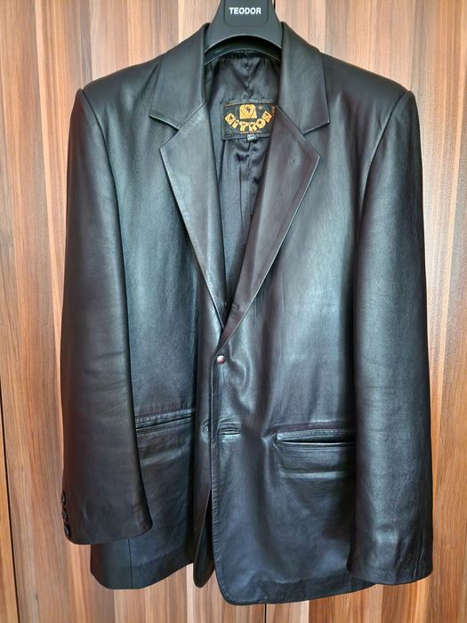 Мъжко кожено сако.