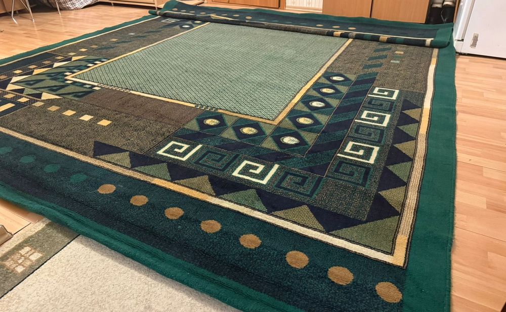 Продам ковер б/у