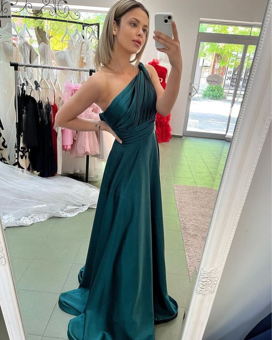 Бална рокля от Сватбен център “Плевен” L