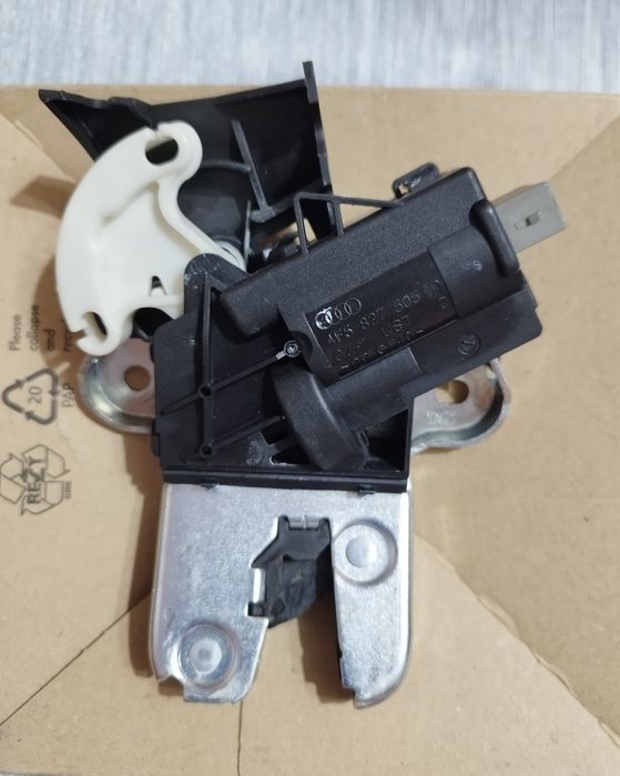 Ключалка за задният капак на Фолксваген Пасат.