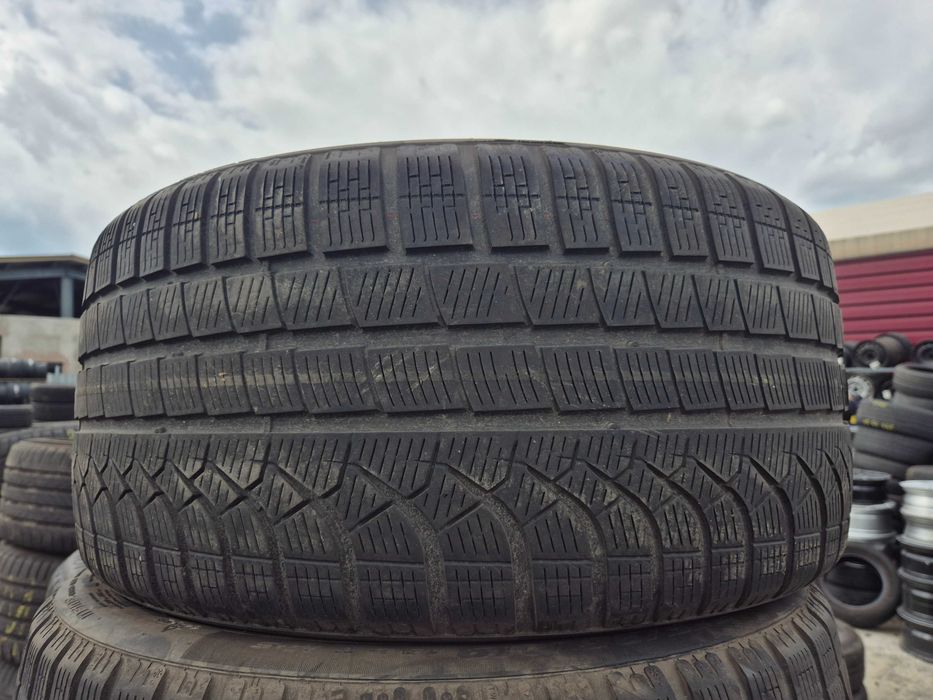 4 Anvelope de IARNA - 275/35/19 - PIRELLI - ORIGINALE BMW M - CA UNELE NOI - DOT 2024 !