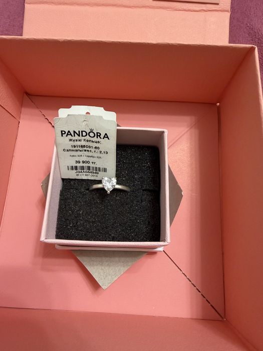 Кольцо с сердцем ,pandora оригинал размер 50