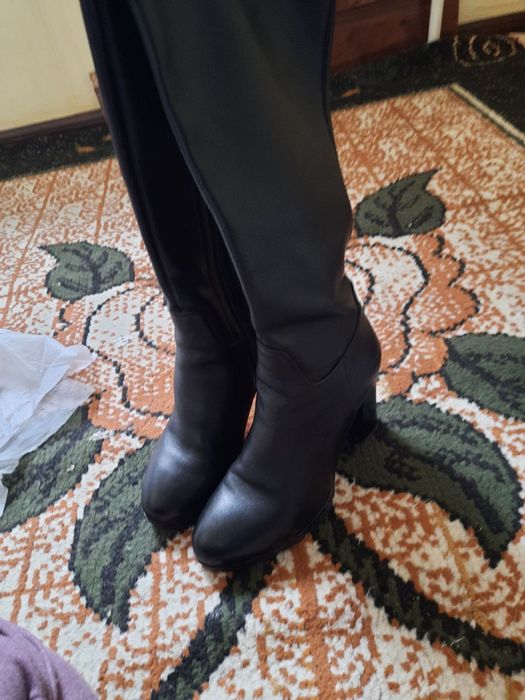 Oyoq kiyimlar ayollar uchun