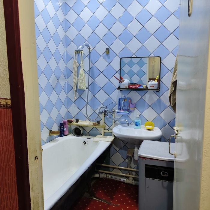 Юнусабад-17 улучшенная планировка. Можно и в Ипотеку. 4/1/5.