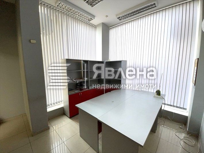 Дава се под наем Магазин в Бургас, Славейков - 103 кв.м за 820 € - Снимка #3