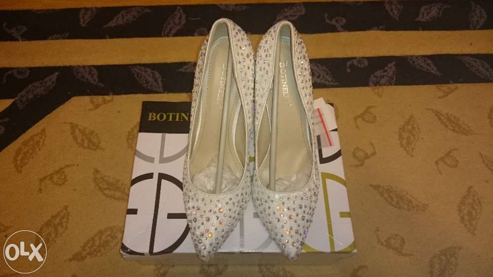 Pantofi , material textil