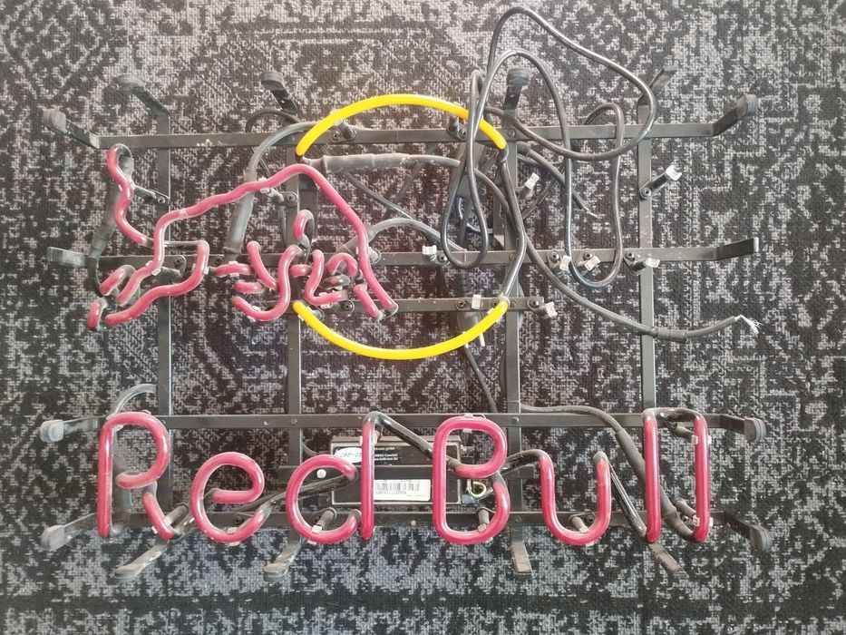 Барные вывески и разная утварь