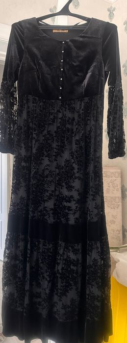 Продаю платья на выход