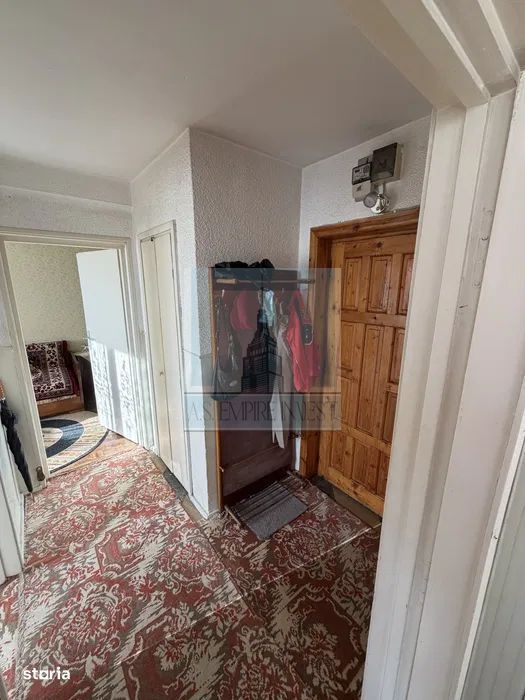 Apartament 3 camere , 60mp, Etj 2/3 - zona Râșnov/ISR — fotografia 3