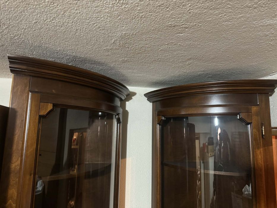 Италианска ъглова витрина масив ляв и десен от