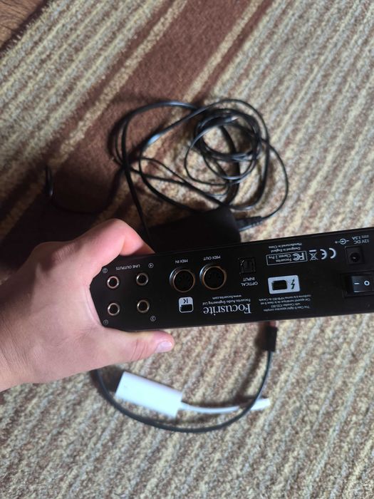 Focusrite clarett 2pre thunderbolt, (ca nou+ thunderbolt cablu original și adaptorul Apple