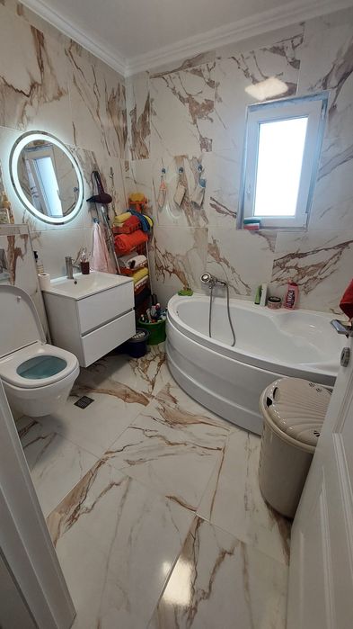 vind apartament cu 2 camere