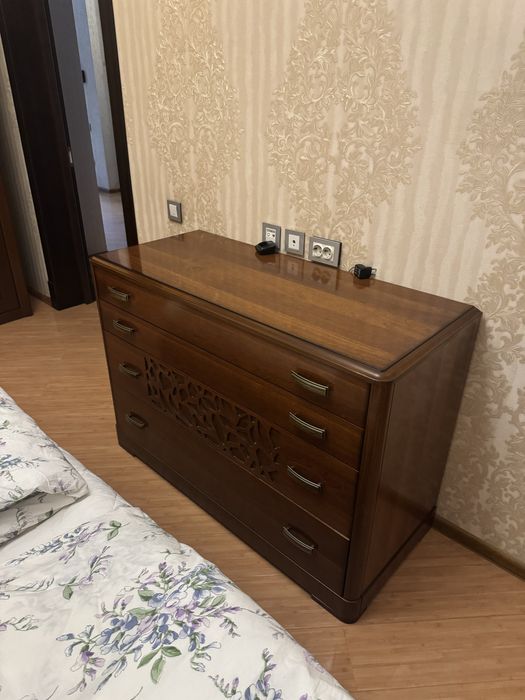 Мебель (Италия) - спальня (кровать, комоды, шкаф)