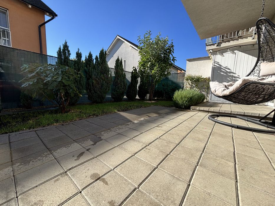 Apartament la vilă, cu 2 camere, curte și loc de parcare