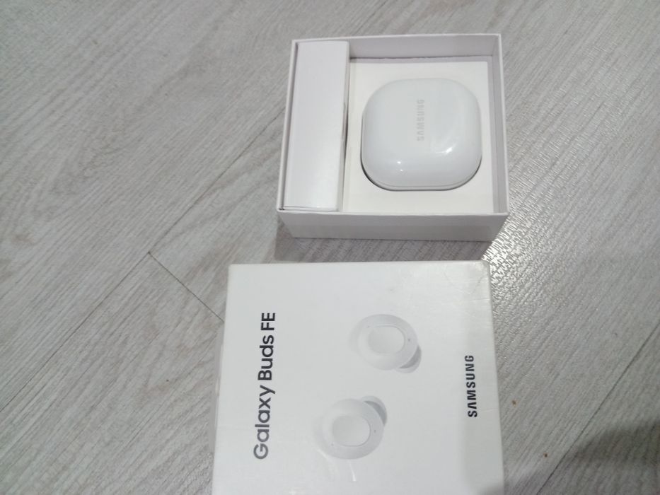 Продам Samsung Galaxy Buds FE оригинал торг  обмен