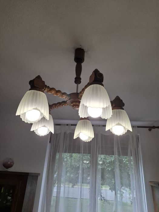 Vand candelabru clasic, din lemn, cu 5 brate,in stare perfecta