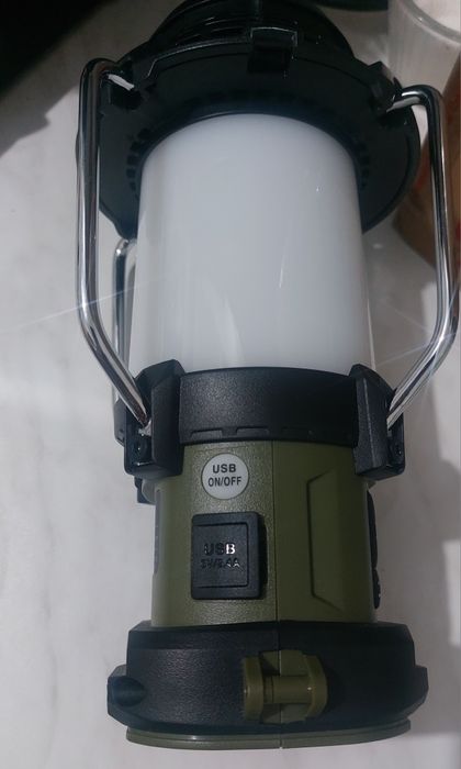 Акумулаторно радио с фенер Makita MR008GZO 40V Max