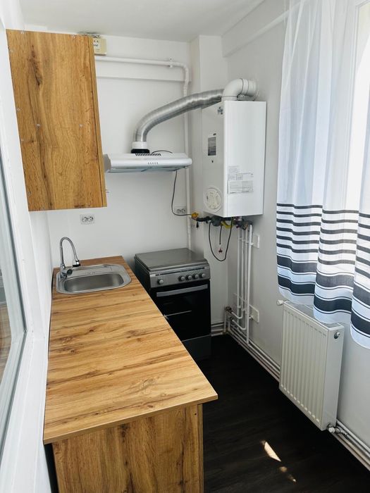 Inchiriez apartament