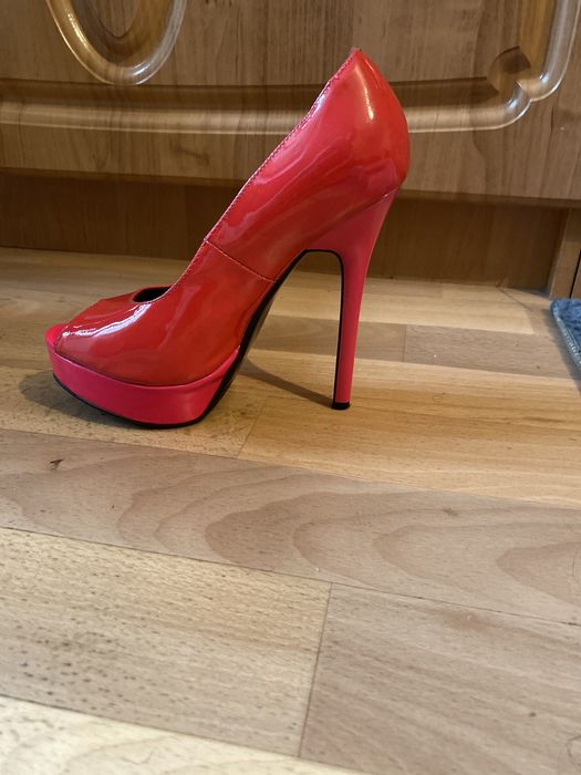 Обувь куртки туфли платя