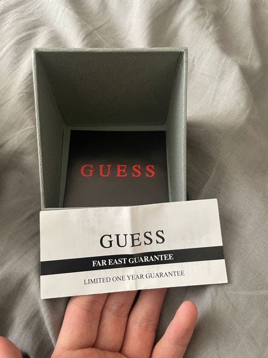 Продам часы GUESS