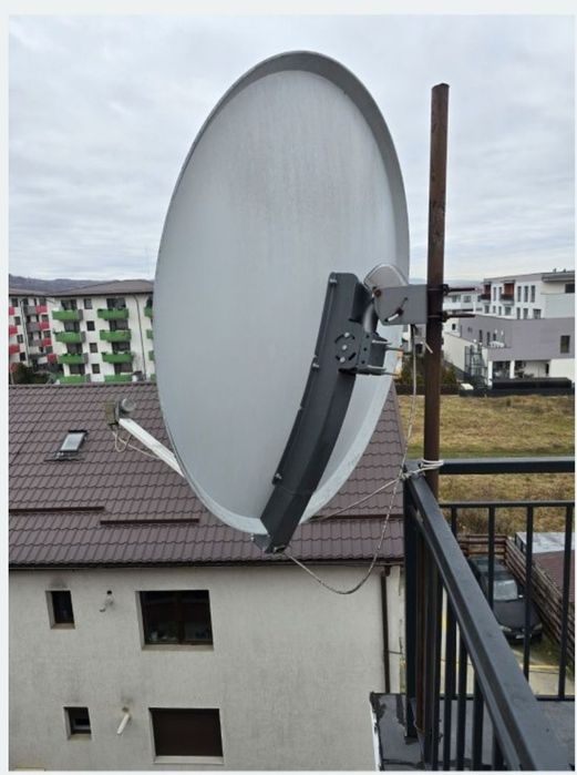 Antena offset pentru recepție satelit TV gratis