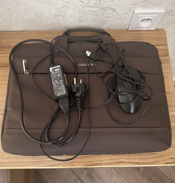 Ноутбук Acer в полном комплекте