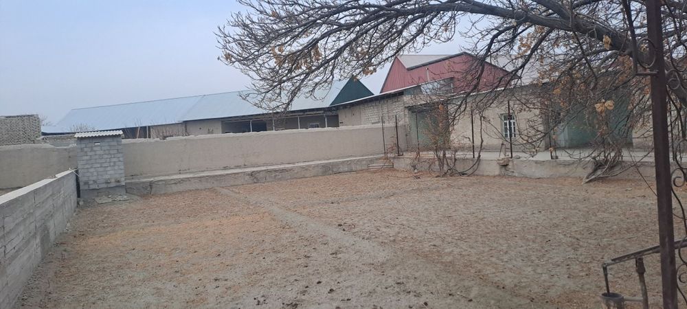 Uy tez va arzon sotiladi