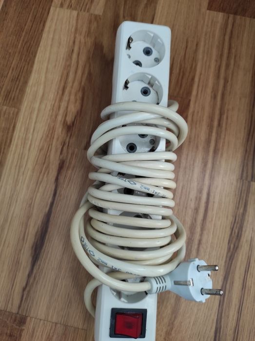 prelungitor cu 6 prize