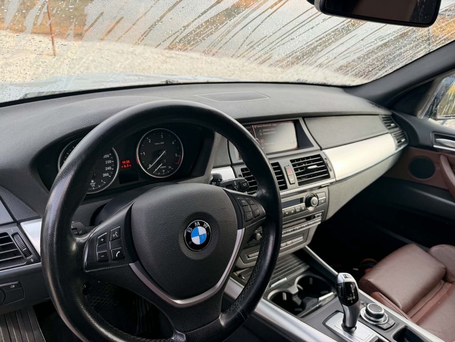 Vând  BMWX5  D40D