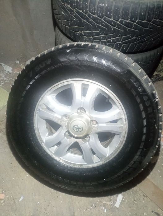 Диски с шинами R17 LC200