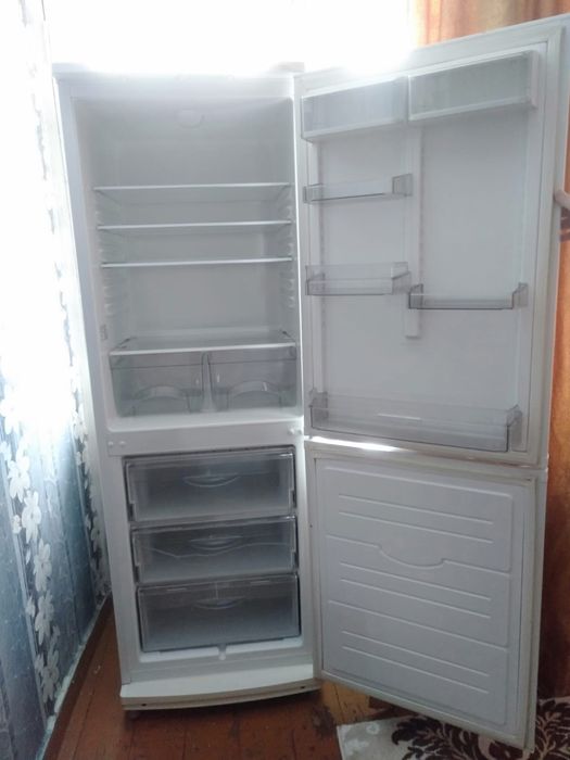Продам холодильник