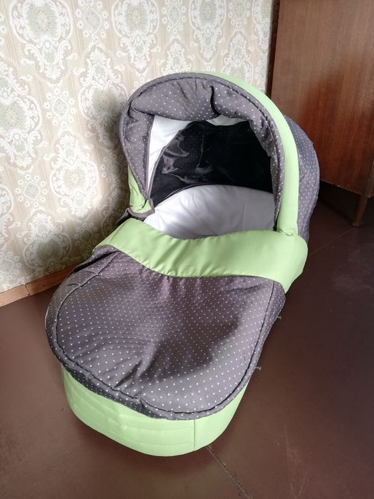 Комбинирана Бебешка количка в отлично състояние