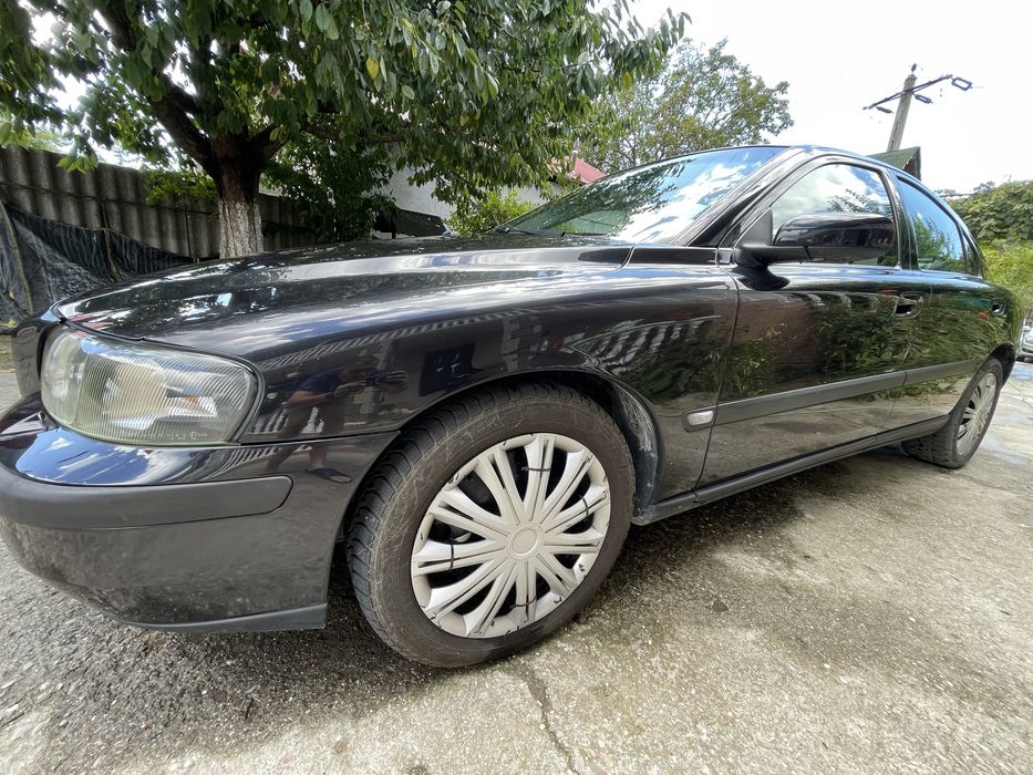 Vând Volvo S60 (an 2004) – RADIAT DEFINITIV pentru piese / donatoare