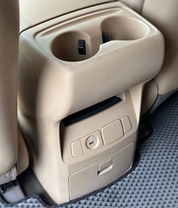 Kia carnival 2019 Benzin