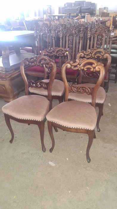 стол луи с плюшена дамаска