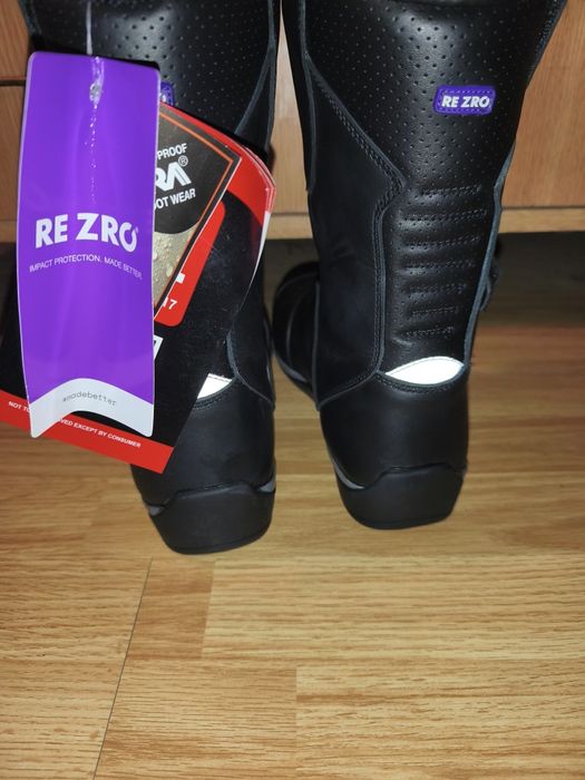 Vând Geaca/cizme moto piele naturala/rucsac carbon