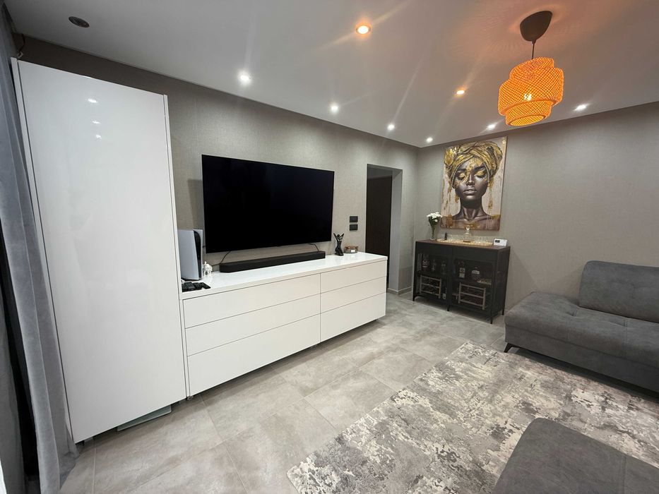 Apartament modern de vanzare