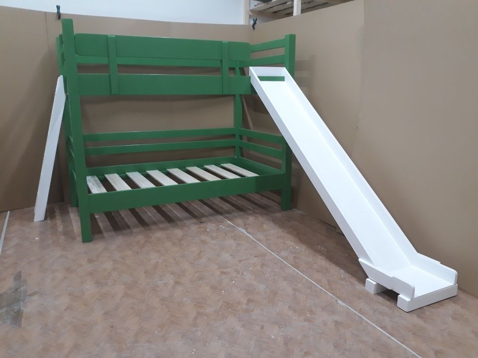 TRANSPORT GRATUIT.Pat etajat-supraetajat cu tobogan.Cod 4001