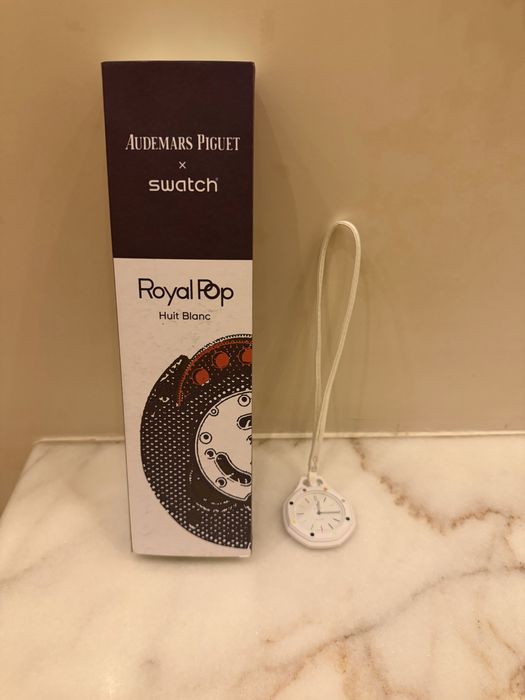 AP x Swatch часовник