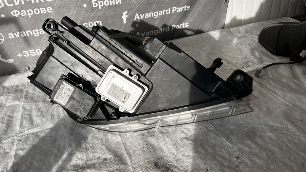 Volkswagen Tiguan 5N ляв фар